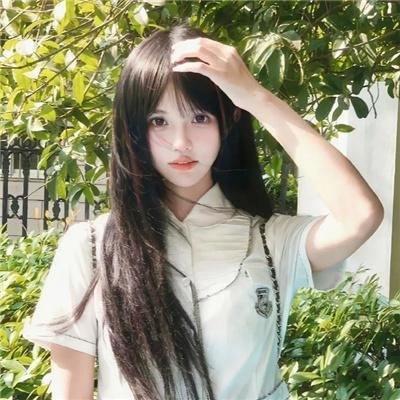 年轻女孩爱过来